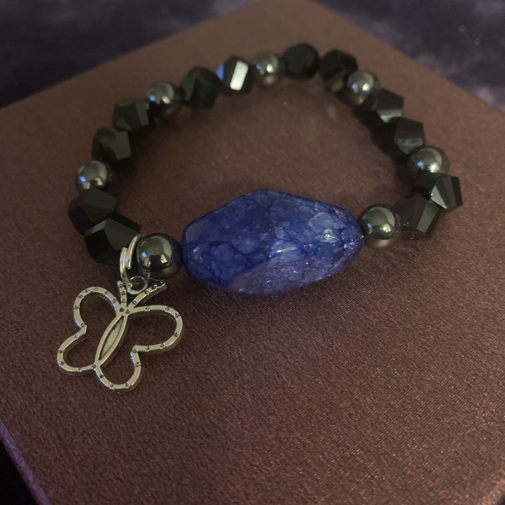 Bracelets - Picture 13 of 14